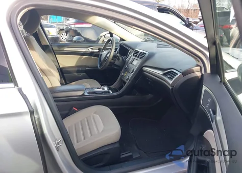 2018 Ford Fusion Hybrid S z USA, uszkodzony, nr VIN 3FA6P0UU0JR100710